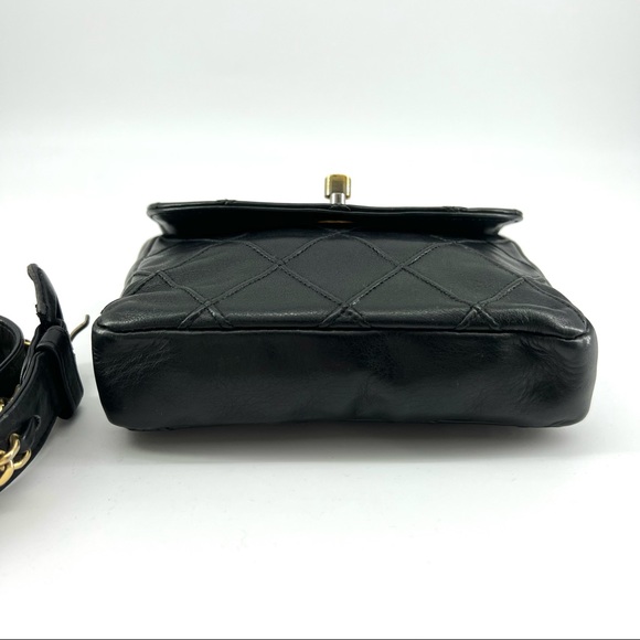 ✈️sold✈️Chanel Black Gold Bag Bum bag Belt - Picture 8 of 16